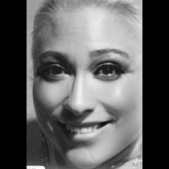 Meet Poshmark Ambassador Lorrie! Please Read Me! - Picture 4 of 6